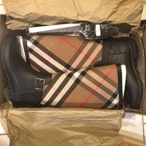 Burberry Rain boots size 39/9.